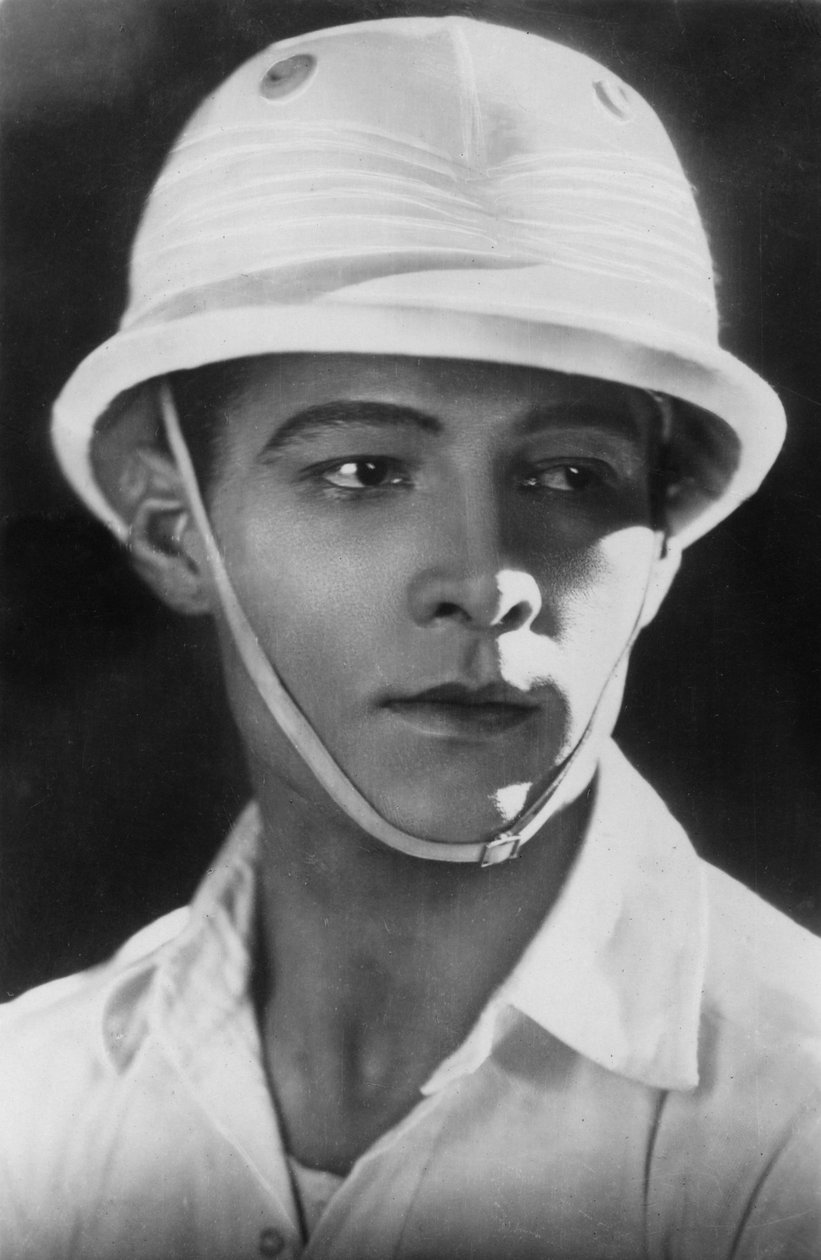 Rudolph Valentino 1895-1926, italienischer Schauspieler, um 1920er Jahre von Unbekannt