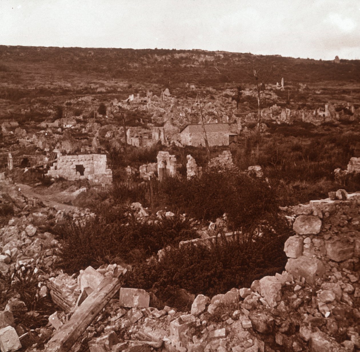 Ruinen, Anizy-le-Château, Nordfrankreich, ca. 1914-ca. 1918 von Unbekannt
