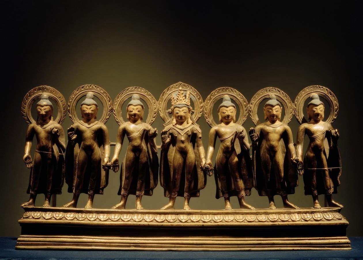 Sieben Buddhas / Skulptur, 10. Jhdt. von Unbekannt