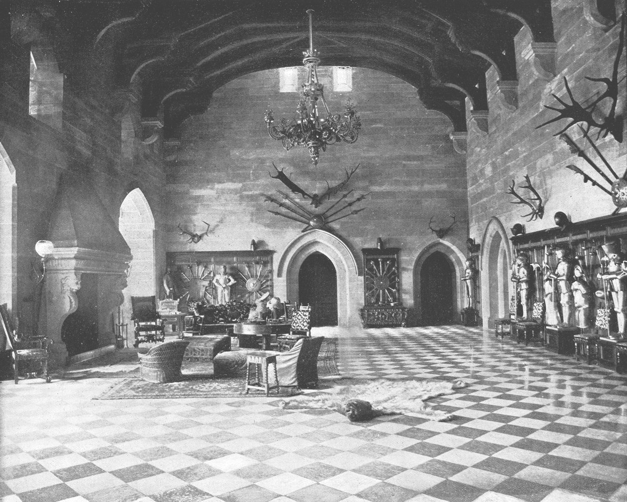 Die Große Halle, Warwick Castle, Warwickshire, 1894 von Unbekannt