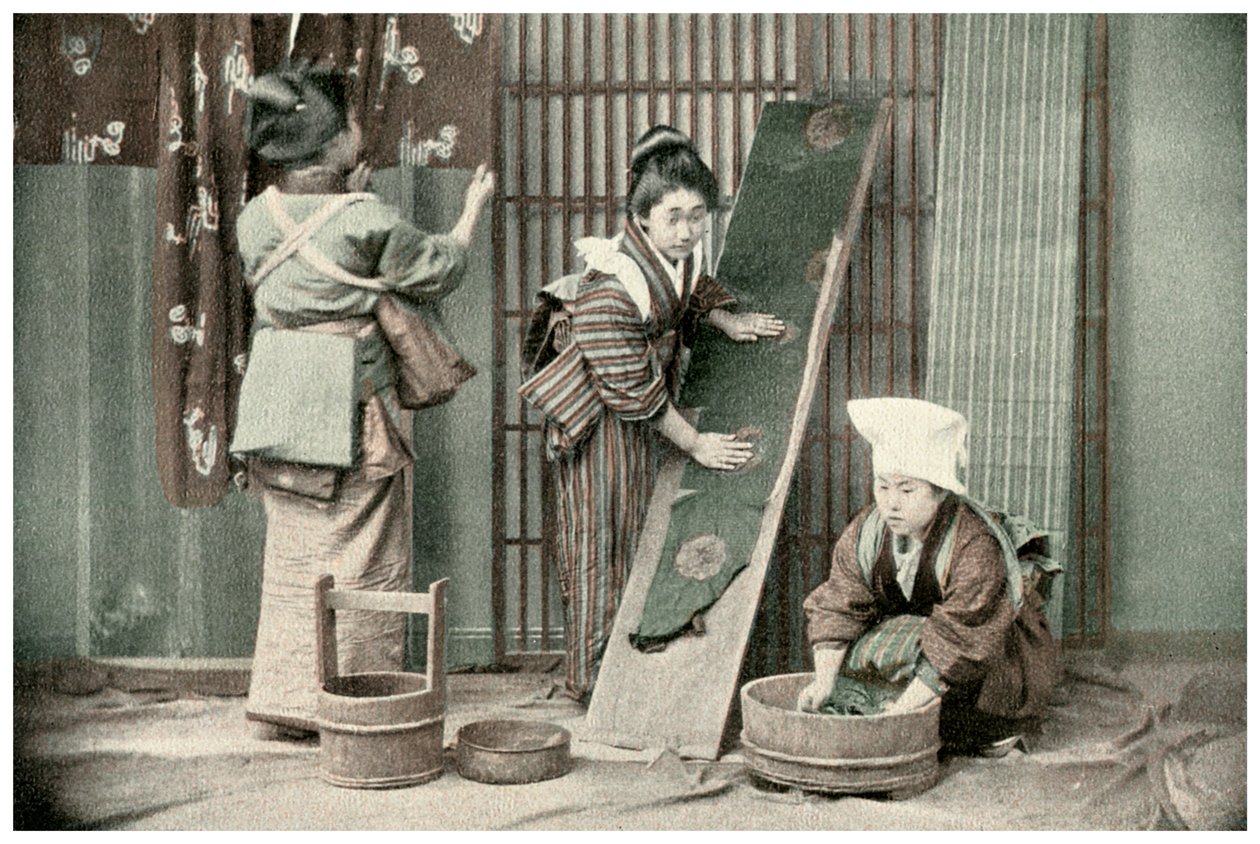 Kimonos waschen, Japan, 1904 von Unbekannt