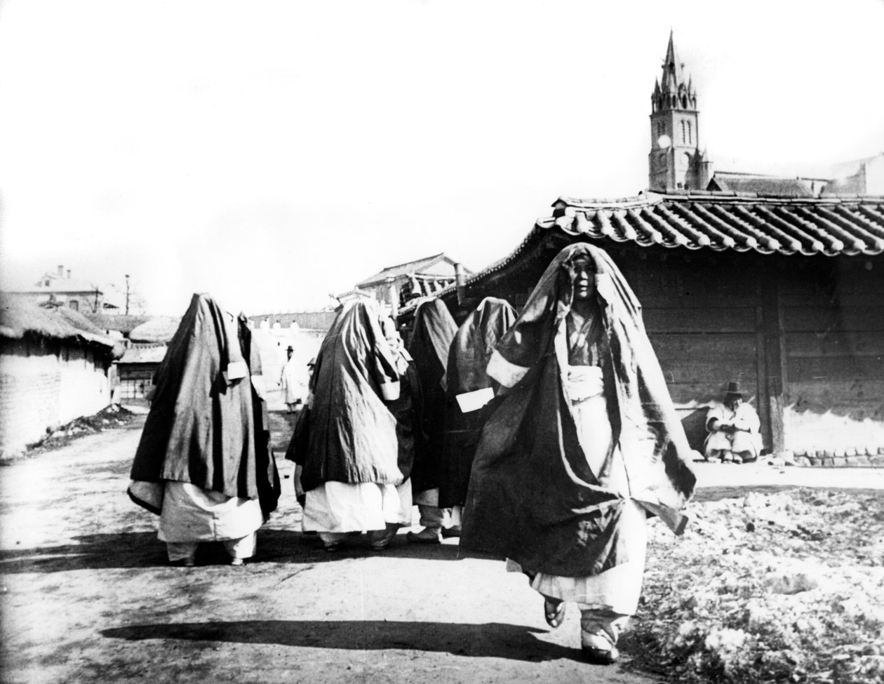 Frauen, Nam San, Korea, 1900 von Unbekannt