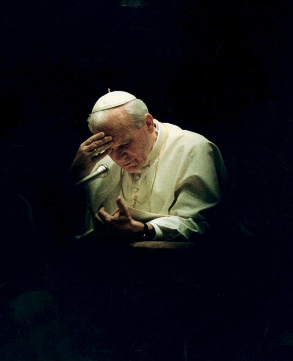 Papst Johannes Paul II. liest ein Gebet von Unbekannt Unbekannt