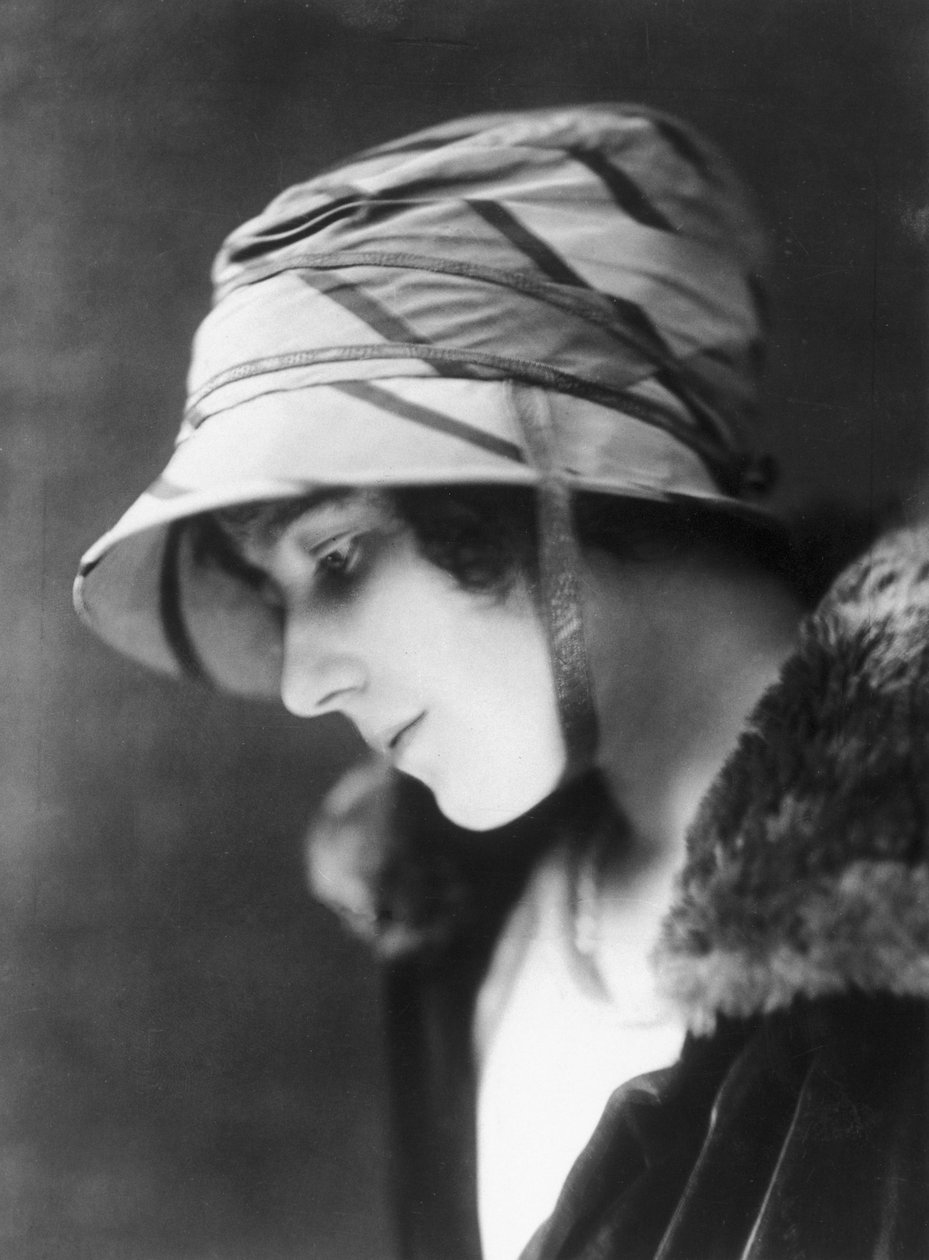 Lady Elizabeth Bowes-Lyon (1900-2002), ca. 1920er von Unbekannt
