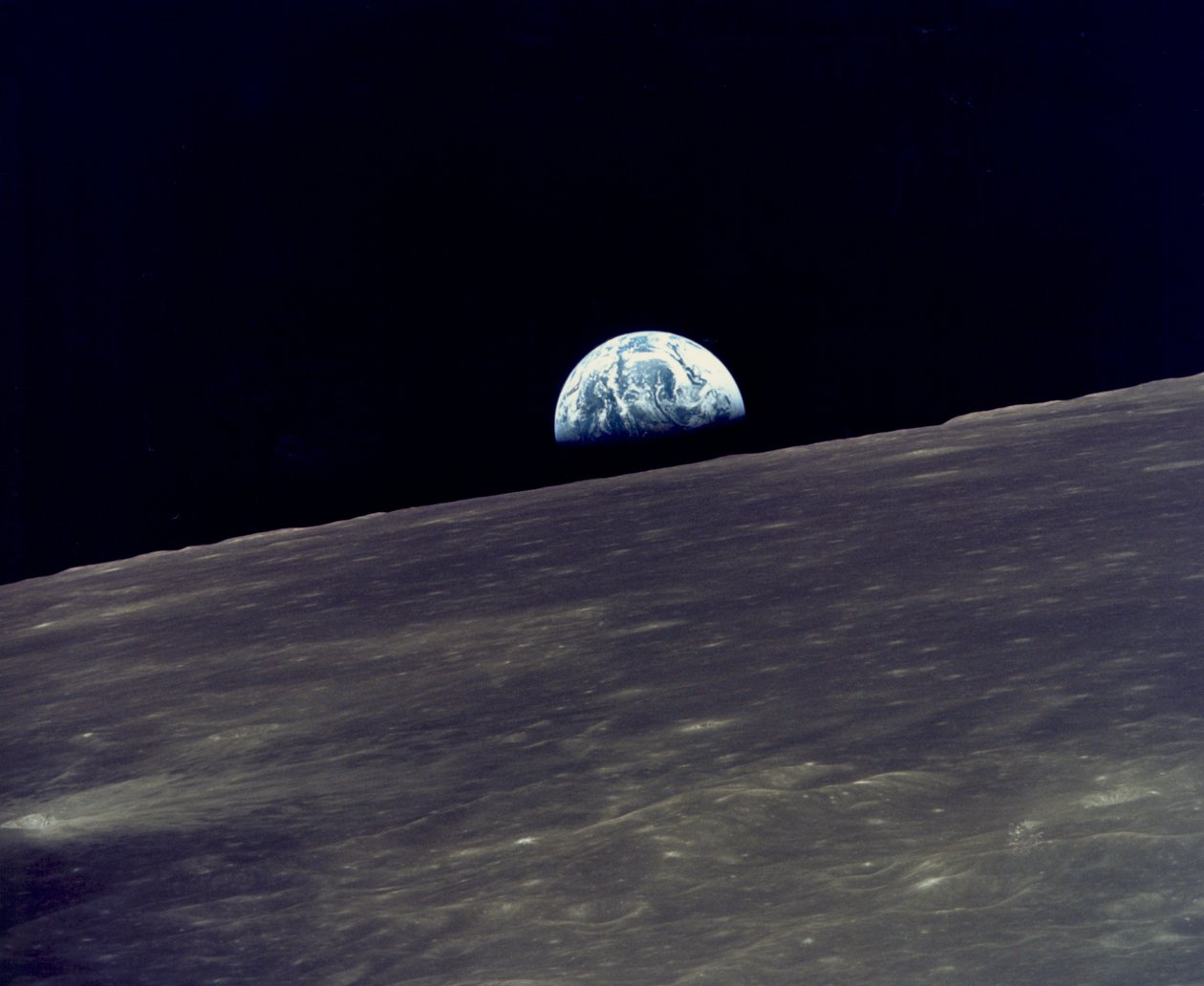 Mond: Mai von Leopold Blonder