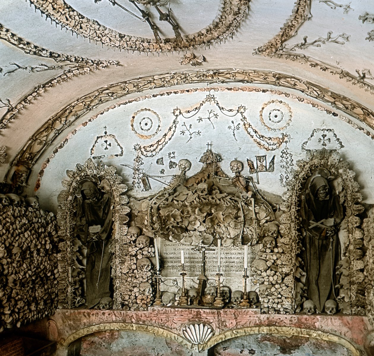 Beinhaus der Kapuzinerkirche von Unbekannter Künstler