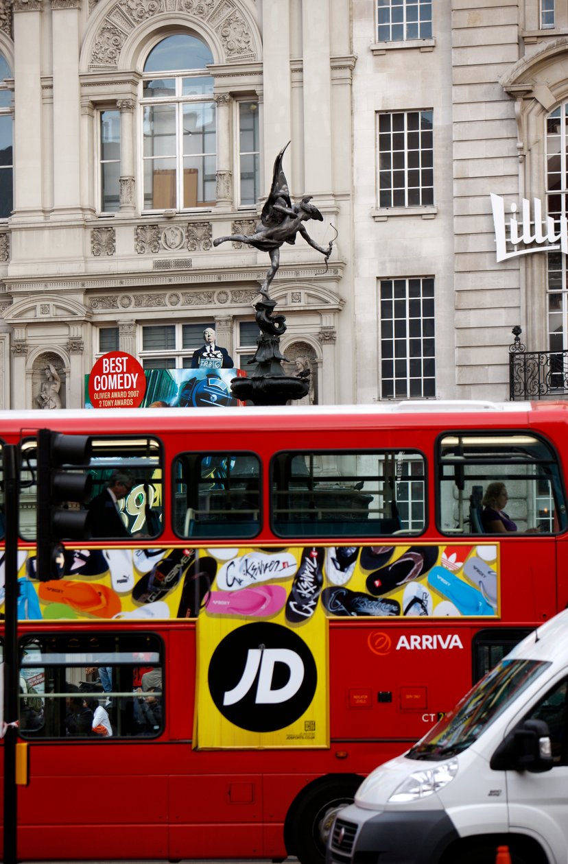 Roter Londoner Bus, Piccadilly (Foto) von Unbekannt