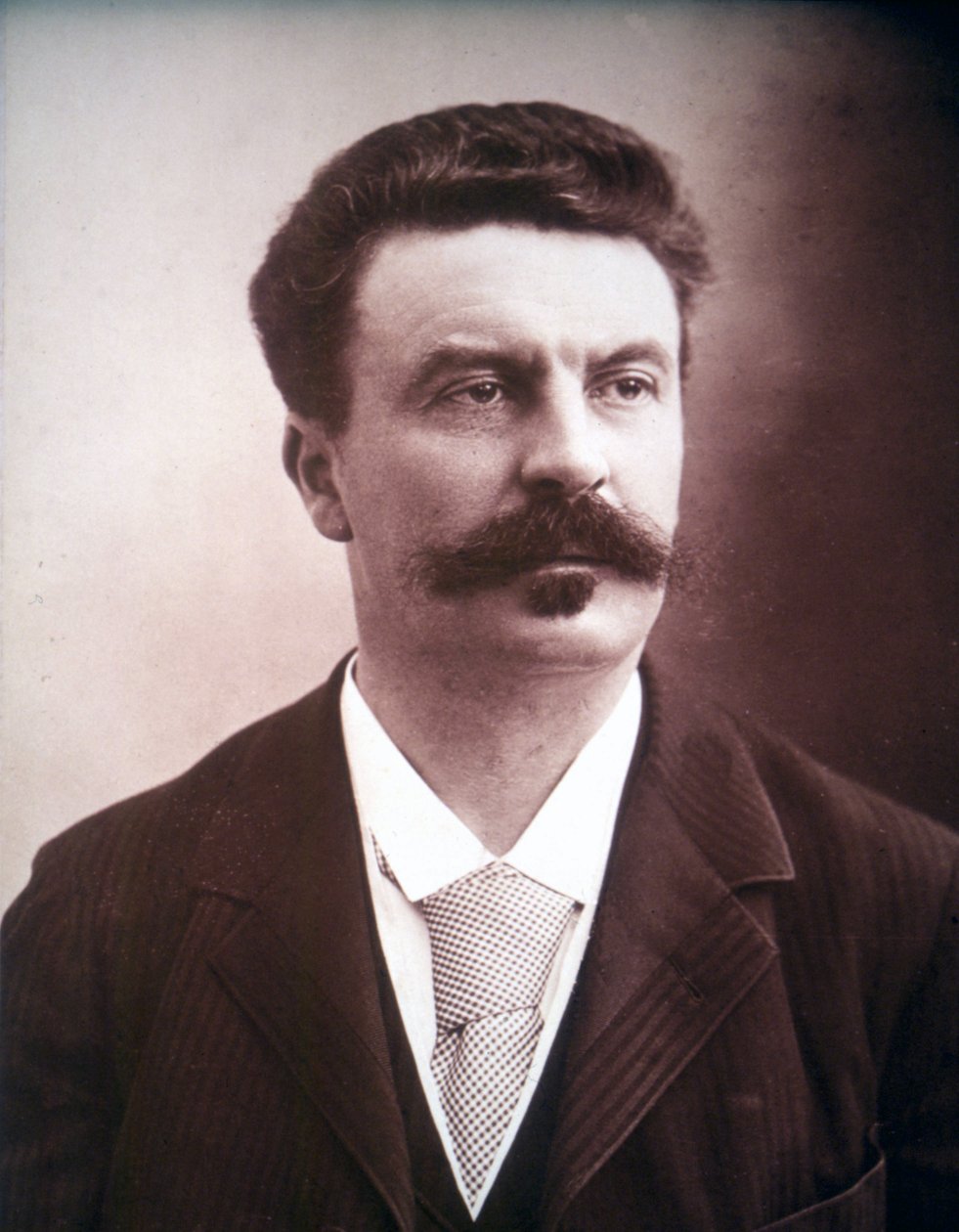 Porträt von Guy de Maupassant von Unknown photographer