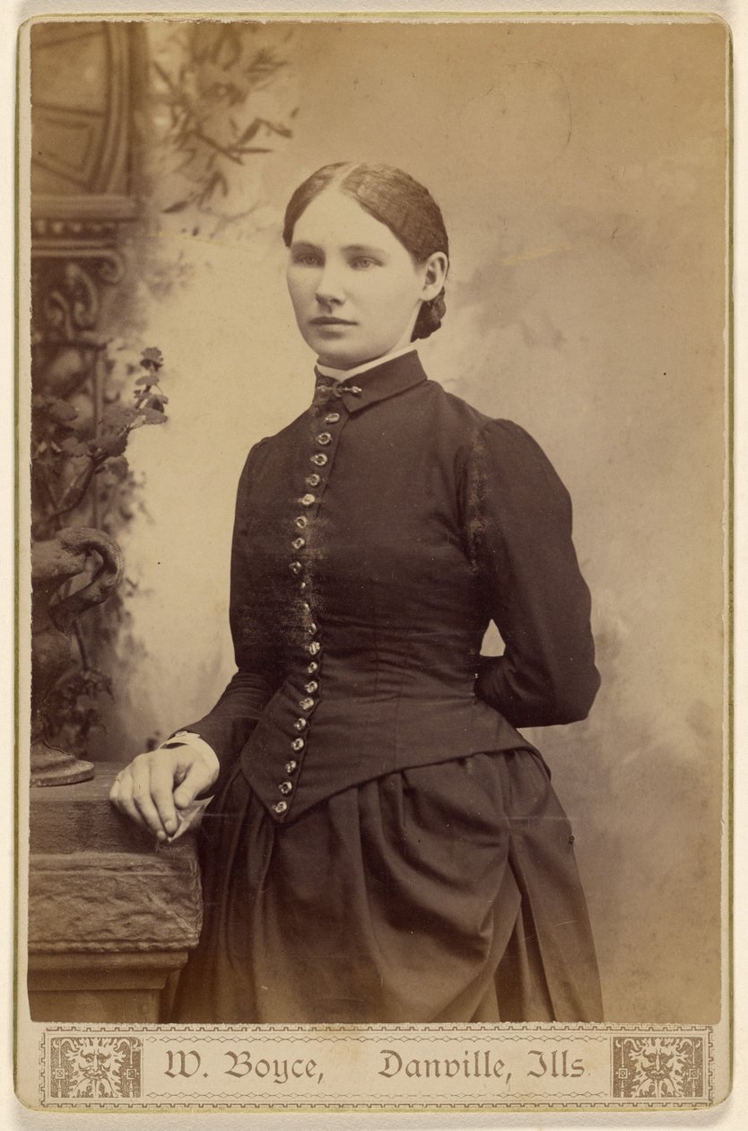 [Unbekannte Frau, stehend] von W. Boyce