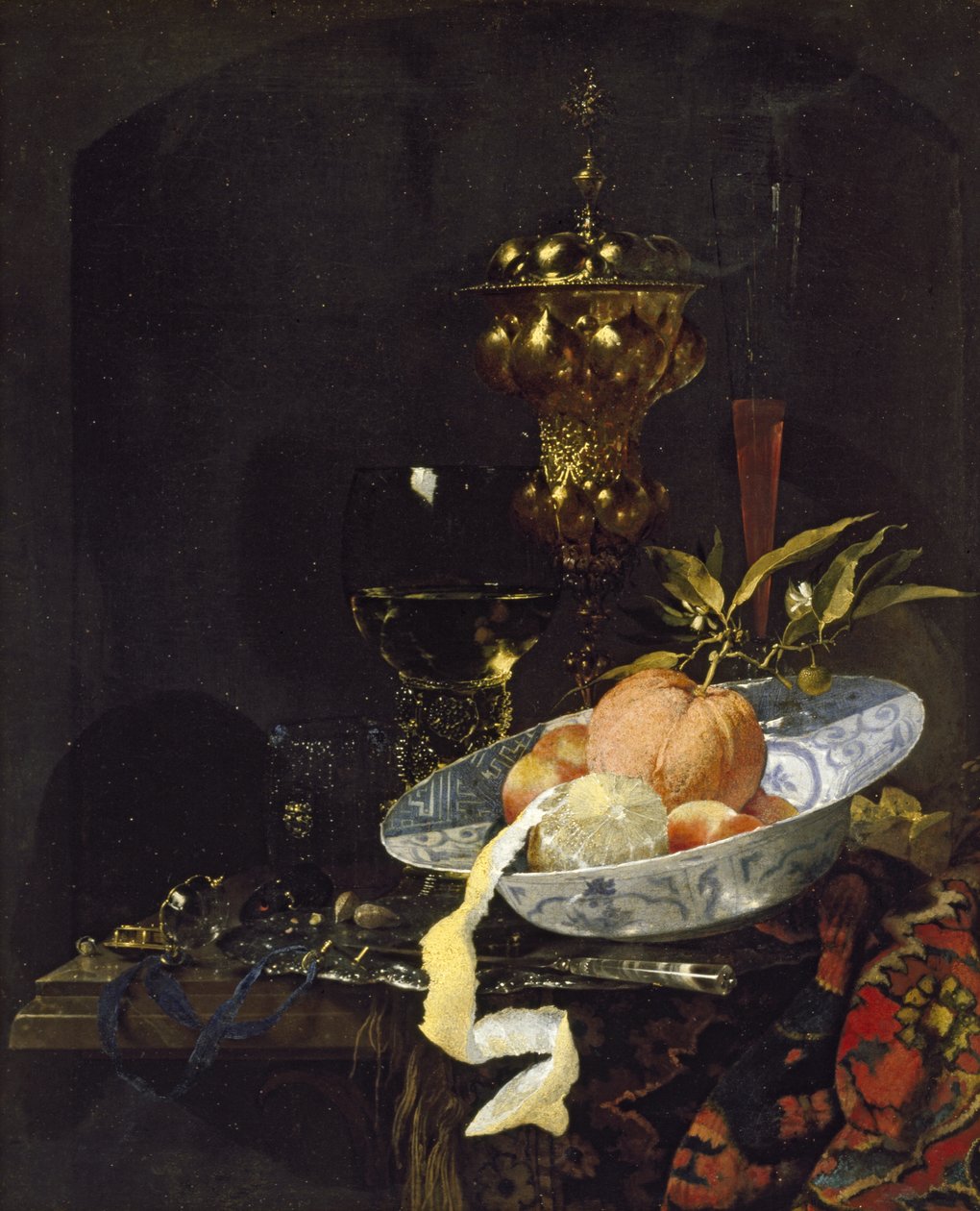 Stillleben mit einem orientalischen Teppich, frühe 1660er Jahre von Willem Kalf