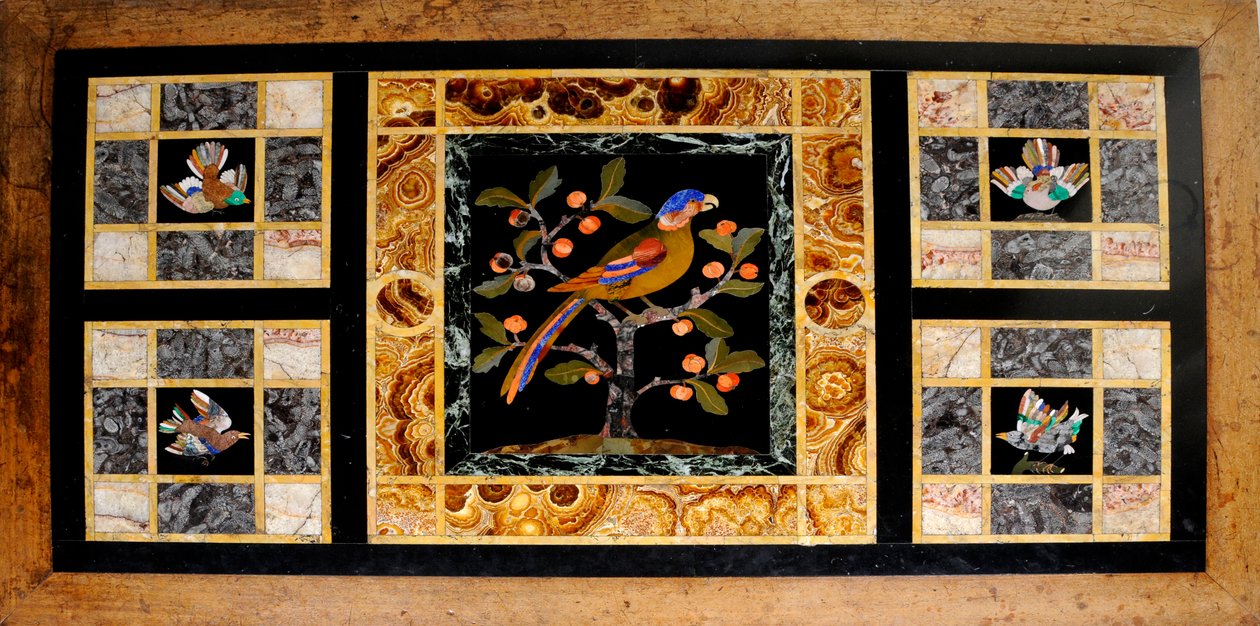 Detail eines Marmortisches von William Burges