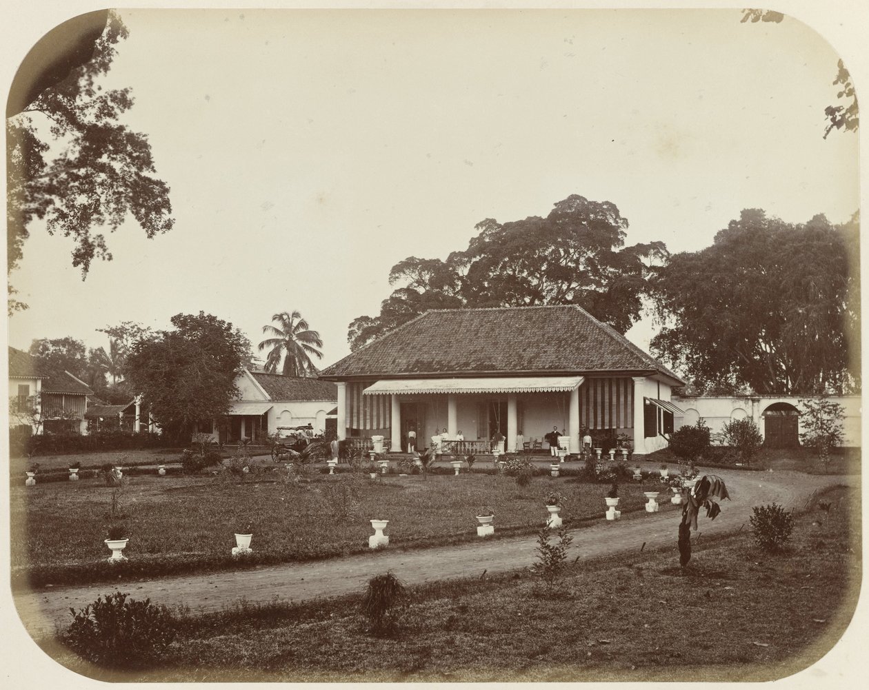 Haus am Königsplatz in Batavia von Woodbury and Page