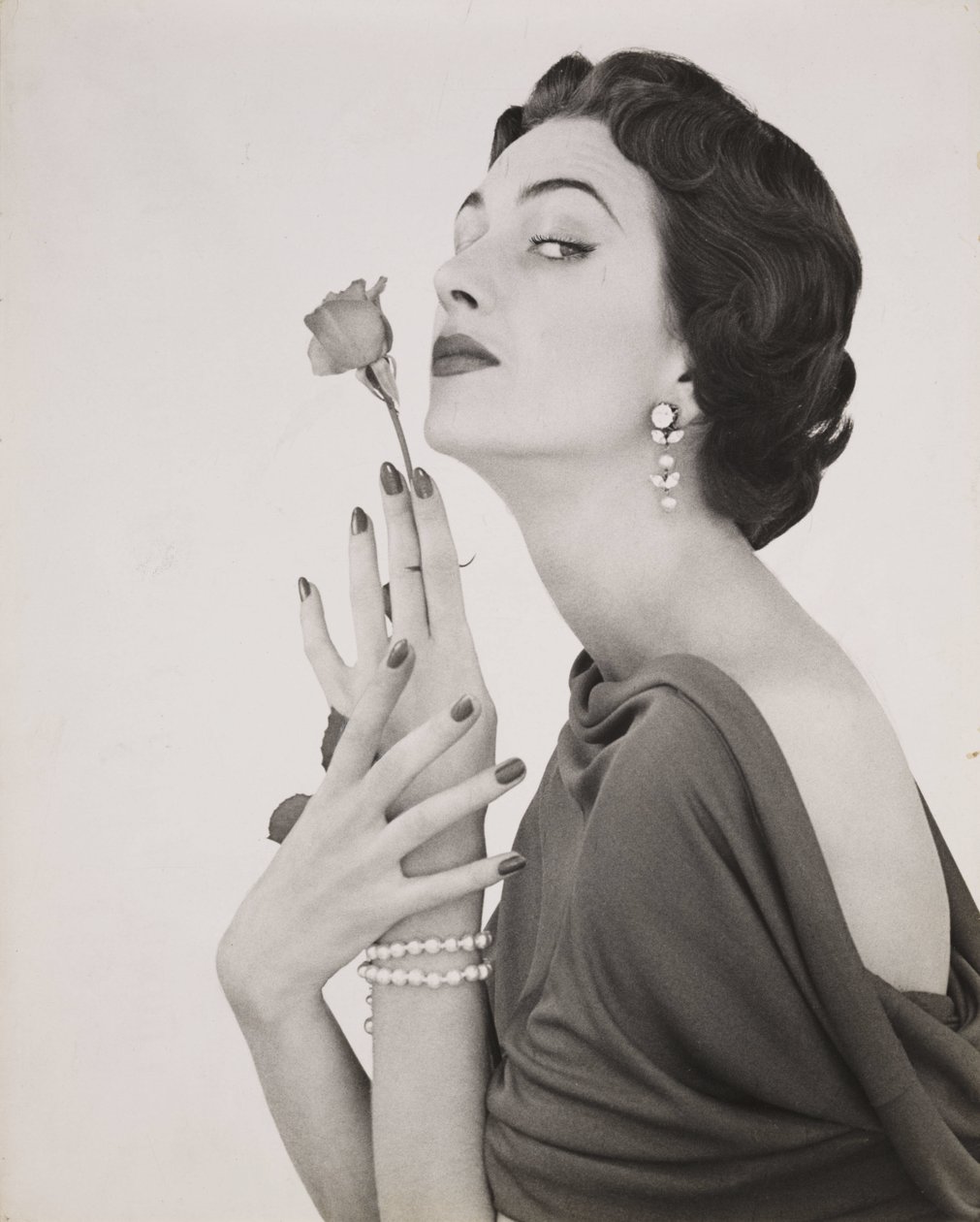 Frau mit einer Rose, ca. 1960 von Zoltan Glass