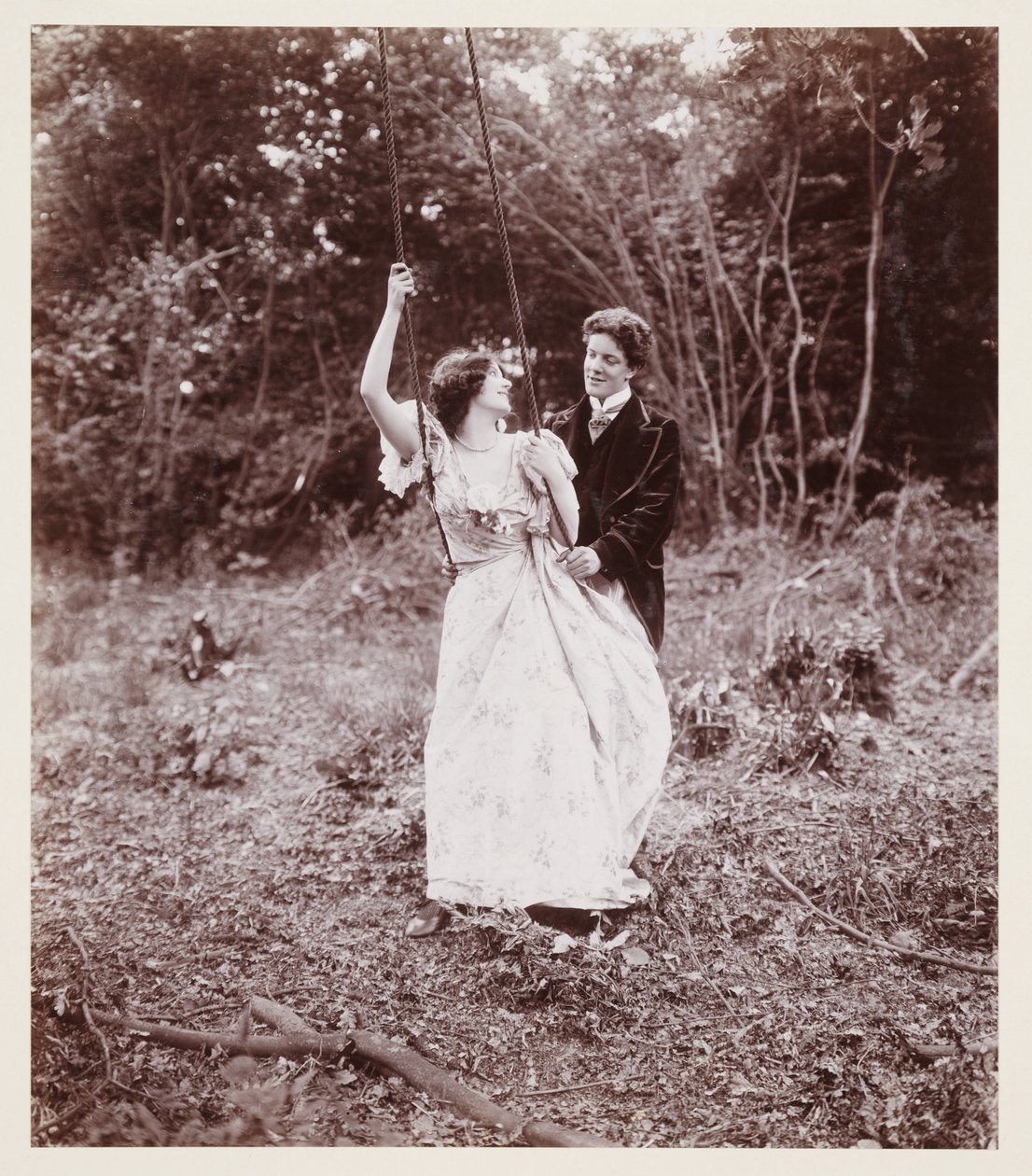 Edwardianisches Porträt, Paar mit Schaukel von John Pardon