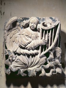 Engel-Musiker, der die Harfe spielt (Basrelief)