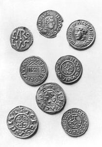 Acht karolingische Münzen (Silber)