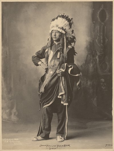 John Hollow Horn Bear, Sioux von Adolph F. Muhr