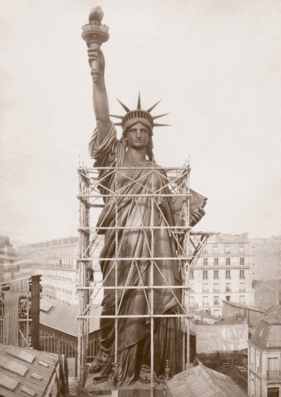 Zusammenbau der Freiheitsstatue, Paris 1883 von Albert Fernique