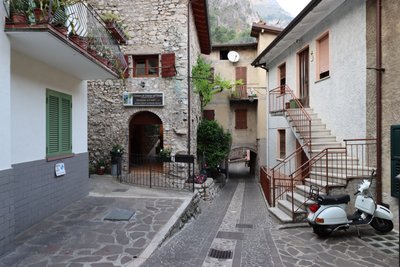 Italienische Gasse von Alexandra Joseph