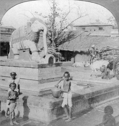 Ein Elefantenbrunnen, Madura, Indien, 1901 von B. L. Singley