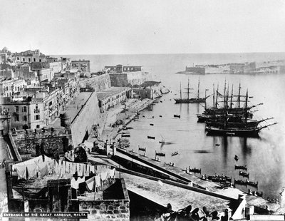 Eingang zum Großen Hafen, Malta, ca. 1880 von British Photographer