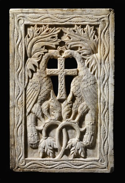 Tafel mit zwei Pfauen, 501-700 (Alabaster) von Byzantine Byzantine