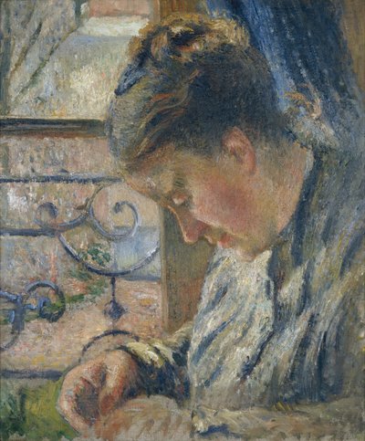 Mme Pissarro näht neben einem Fenster von Camille Pissarro