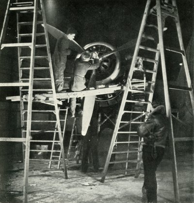 Flugmechanik, auch ein W.A.A.F. Beruf von Cecil Beaton