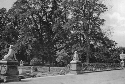 Auf der Terrasse von Charles Latham