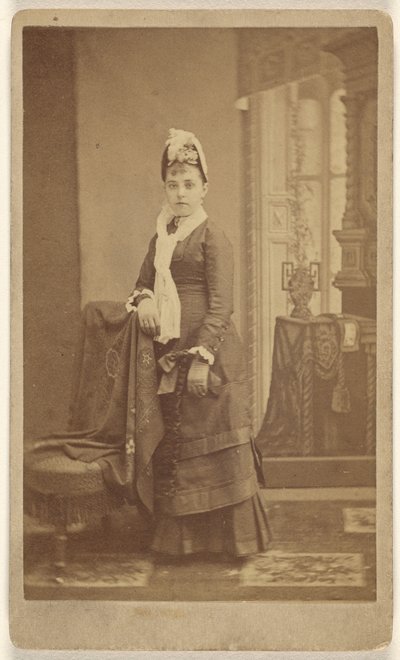 [Unidentifizierte junge Frau, stehend] von Charles Waldack