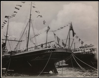 S.S. "Umbria" am Dock, ca. 1897 von Company Byron