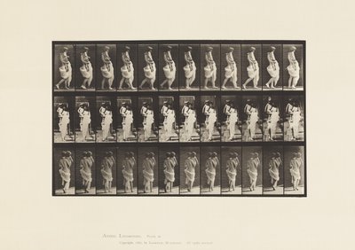 Gehen, Kind tragen von Eadweard Muybridge