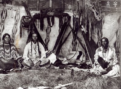 Innenraum der Piegan-Lodge von Edward Sheriff Curtis