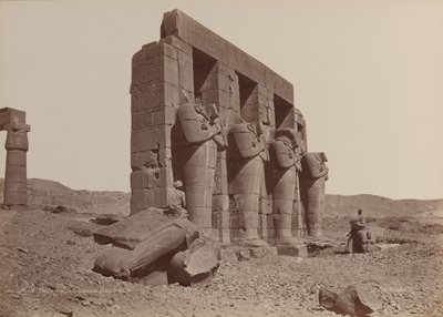 Theben, Tempel von Ramasseum, zerbrochene Kolosse von Émile Béchard