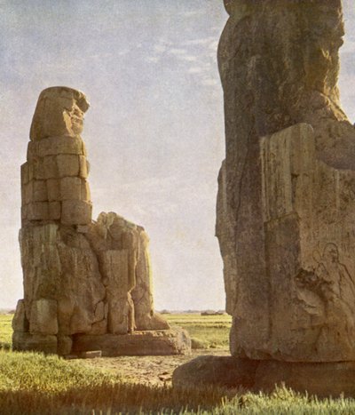 Kolossalstatuen von Memnon bei Tagesanbruch von English Photographer