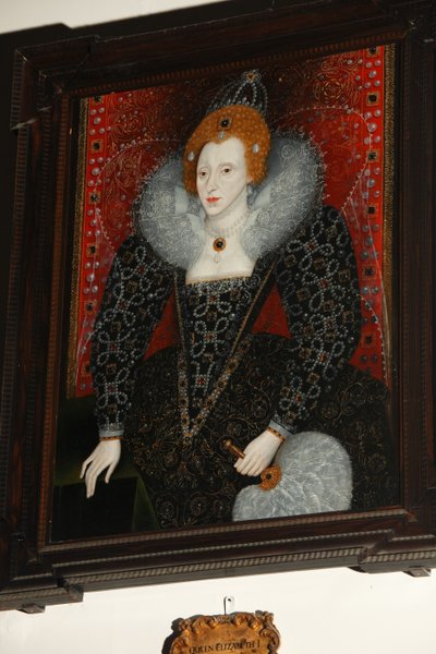 Elizabeth I (1533-1603), um 1590 von English School