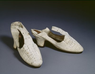 Paar weiße Schuhe, ca. 1590er von English School
