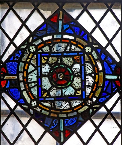 Fenster s4, neu gesetztes geometrisches Panel von English School