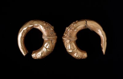 Goldene Ohrringe, 450-400 v. Chr. von Etruscan