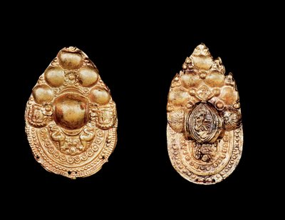 Etruskischer Schmuck: goldener Ohrring von Etruscan Etruscan