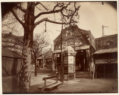 Fête Vaugirard (Straßenfest und Kiosk) von Eugène Atget