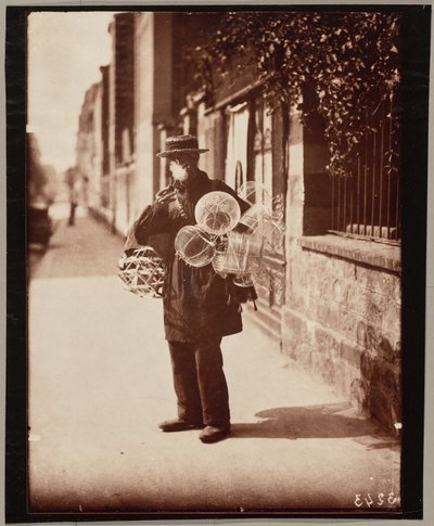 Drahtkorbverkäufer von Eugène Atget