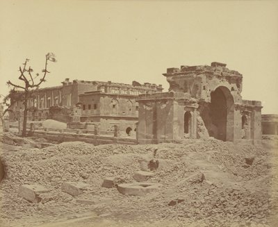 Tor und Bankettsaal, Lucknow von Felice Beato