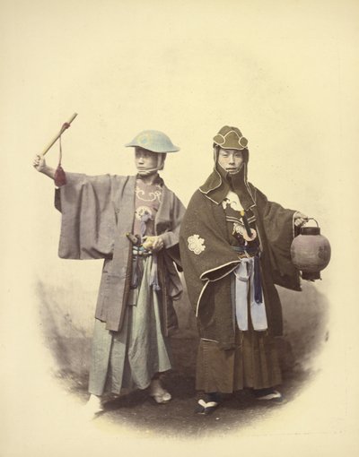 Yakonins in Feuergarderobe von Felice Beato