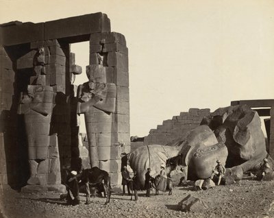 Gefallene Statue im Ramesseum, Theben, 1857 von Francis Frith