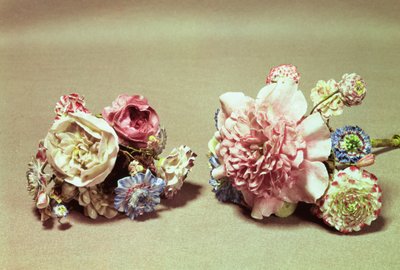 Zwei Sträuße Vincennes-Blumen von French School
