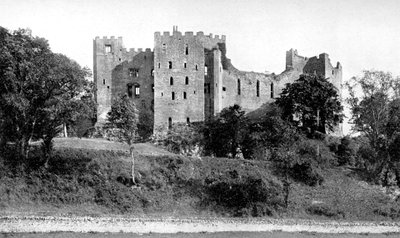 Ludlow Castle, Shropshire, England, 1924-1926 von Frith and Co