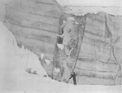 Wiederzementierte Gletscherspalte, ca. 1911, 1913 von G. Murray Levick