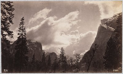 Yosemite-Tal, mit Wolken von George Fiske