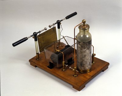 Physik: Hertz-Maschine (Heinrich Hertz, deutscher Physiker) von German School